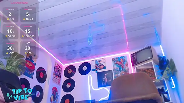 tamarafoxy  online show from 09/26/25, 01:04