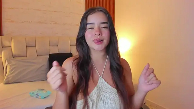 Snapshot of SophiaWylde chatting on 02/24/25, 03:44 SophiaWylde online show from 02/24/25, 03:44