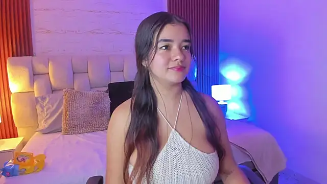 Snapshot of SophiaWylde chatting on 03/06/25, 07:03 SophiaWylde online show from 03/06/25, 07:03