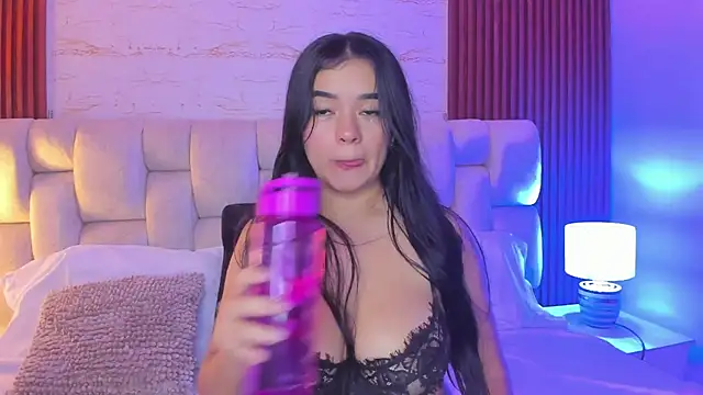 Snapshot of SophiaWylde chatting on 03/19/25, 10:22 SophiaWylde online show from 03/19/25, 10:22