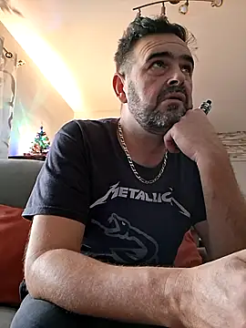 Snapshot of pachapeter chatting on 12/14/25, 12:32 pachapeter online show from 12/14/25, 12:32
