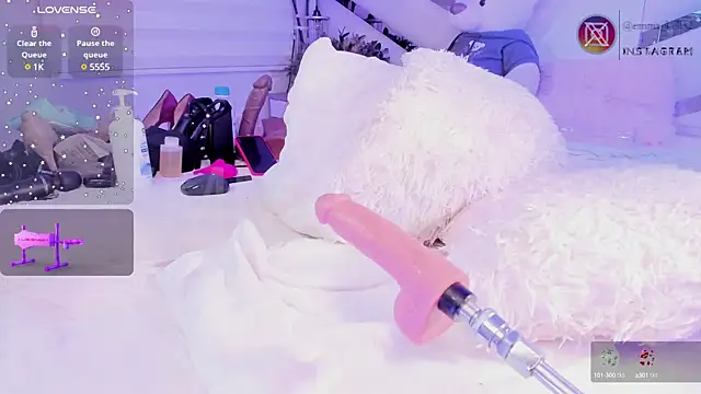 Snapshot of Emma-kell chatting on 02/24/25, 06:38 Emma-kell online show from 02/24/25, 06:38