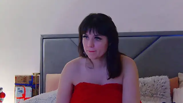 Snapshot of BellaHillss chatting on 01/12/25, 01:11 BellaHillss online show from 01/12/25, 01:11