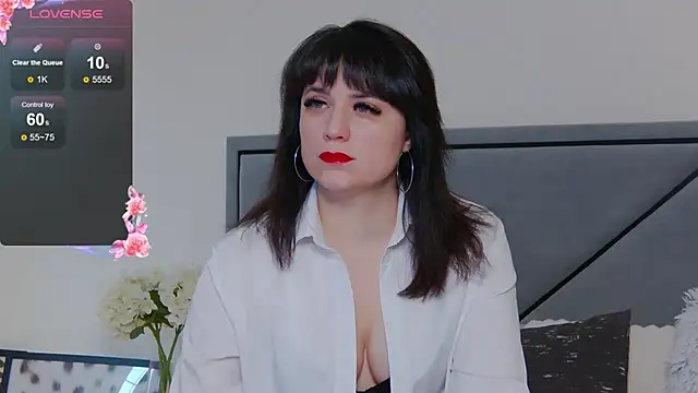 Snapshot of BellaHillss chatting on 03/04/25, 08:02 BellaHillss online show from 03/04/25, 08:02