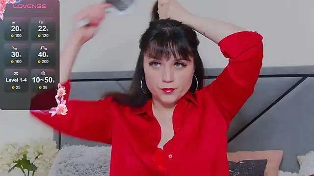 Snapshot of BellaHillss chatting on 03/17/25, 08:07 BellaHillss online show from 03/17/25, 08:07