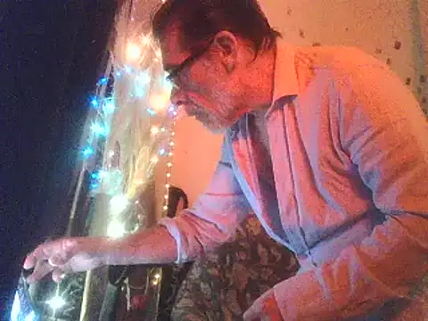 Snapshot of DaddyQuimHot chatting on 03/23/25, 03:21 DaddyQuimHot online show from 03/23/25, 03:21