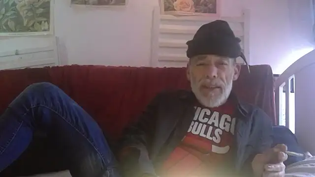 Snapshot of DaddyQuimHot chatting on 12/01/25, 03:39 DaddyQuimHot online show from 12/01/25, 03:39
