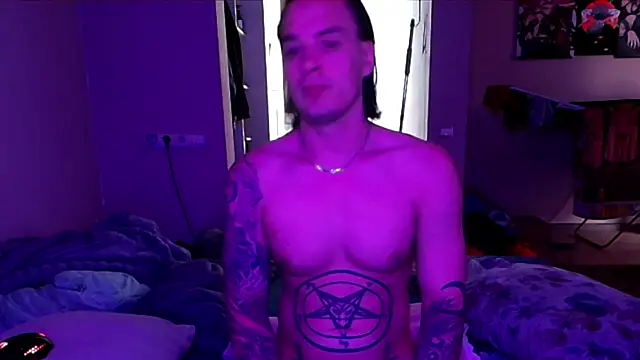 Snapshot of baphomet_from_ice chatting on 07/19/26, 03:32 baphomet from ice online show from 07/19/26, 03:32