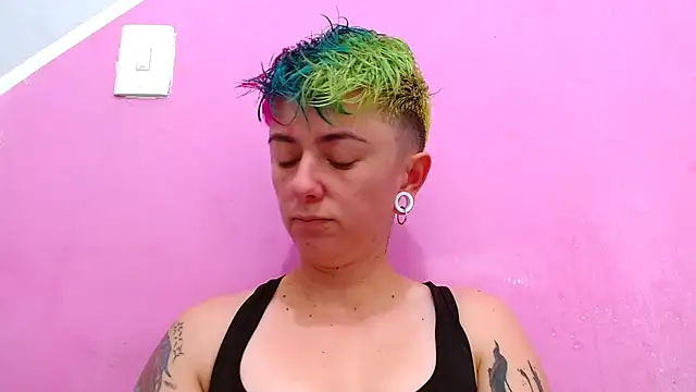 tomboyblue online show from 09/23/25, 03:15