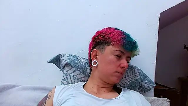 tomboyblue online show from 10/24/25, 04:36