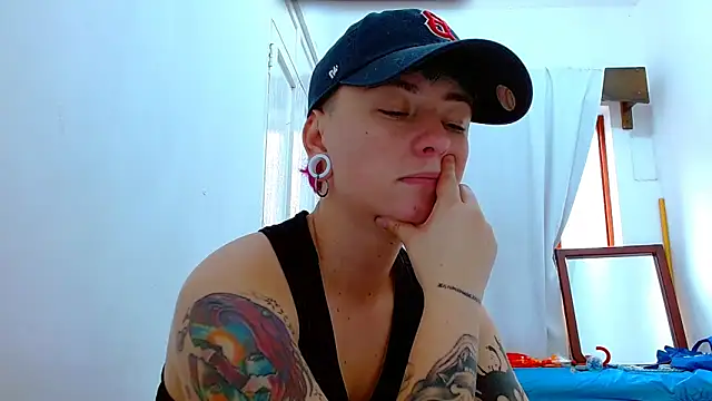 tomboyblue online show from 11/21/25, 12:26