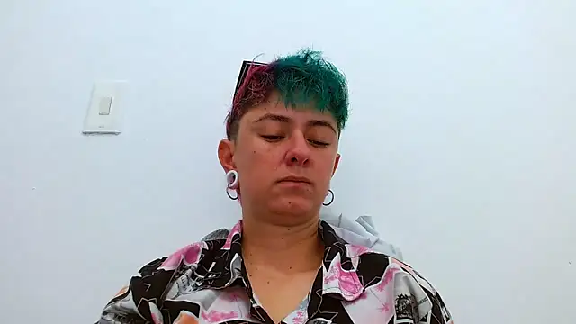 tomboyblue online show from 12/15/25, 04:22