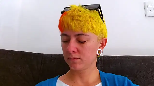 tomboyblue online show from 12/20/25, 04:03