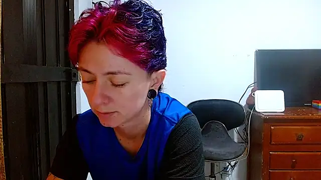 Snapshot of tomboyblue chatting on 05/12/26, 04:48 tomboyblue online show from 05/12/26, 04:48