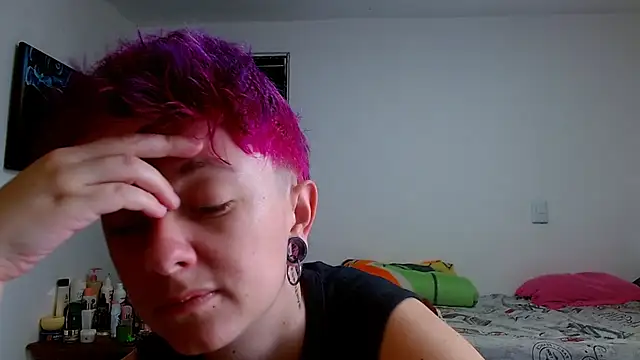 Snapshot of tomboyblue chatting on 05/15/26, 05:31 tomboyblue online show from 05/15/26, 05:31
