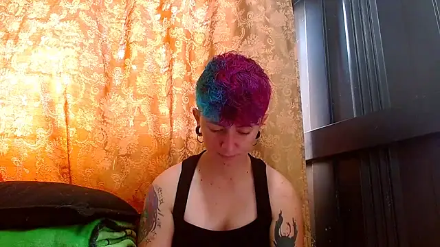Snapshot of tomboyblue chatting on 05/23/26, 04:44 tomboyblue online show from 05/23/26, 04:44