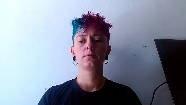 Snapshot of tomboyblue chatting on 05/24/26, 05:07 tomboyblue online show from 05/24/26, 05:07