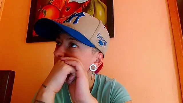 Snapshot of tomboyblue chatting on 06/17/26, 03:24 tomboyblue online show from 06/17/26, 03:24