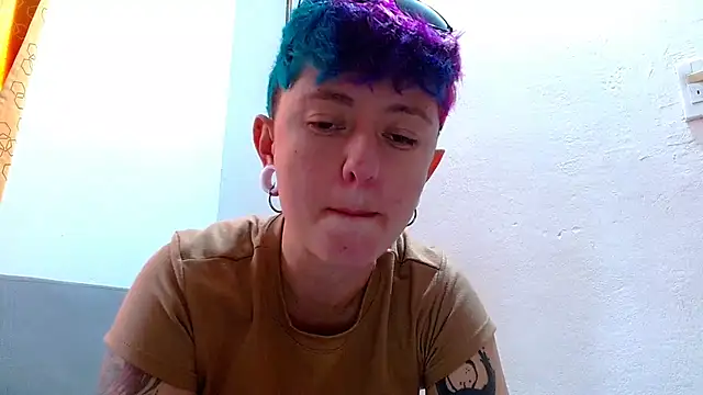 Snapshot of tomboyblue chatting on 07/02/26, 07:42 tomboyblue online show from 07/02/26, 07:42