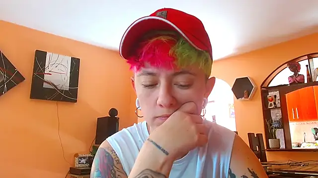 Snapshot of tomboyblue chatting on 07/13/26, 08:44 tomboyblue online show from 07/13/26, 08:44