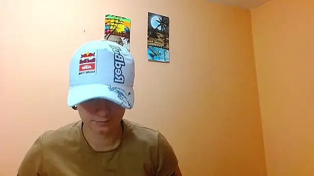 Snapshot of tomboyblue chatting on 07/25/26, 05:32 tomboyblue online show from 07/25/26, 05:32