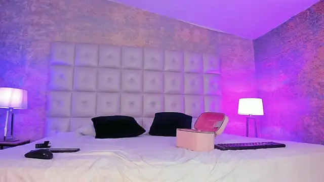 Snapshot of Ary1_ chatting on 10/02/25, 03:24 Ary1 online show from 10/02/25, 03:24