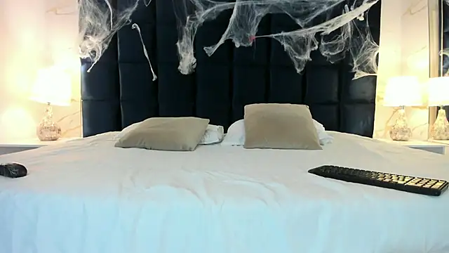 Snapshot of Ary1_ chatting on 10/20/25, 03:18 Ary1 online show from 10/20/25, 03:18