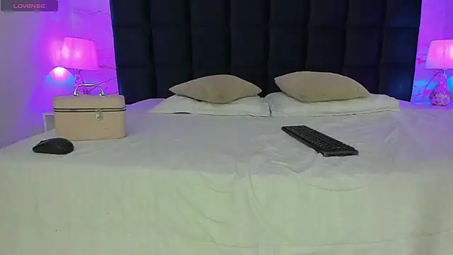 Snapshot of Ary1_ chatting on 11/13/25, 03:16 Ary1 online show from 11/13/25, 03:16