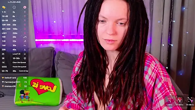 Snapshot of CoreyJane chatting on 03/18/25, 07:30 CoreyJane online show from 03/18/25, 07:30