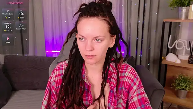 Snapshot of CoreyJane chatting on 09/18/25, 04:14 CoreyJane online show from 09/18/25, 04:14