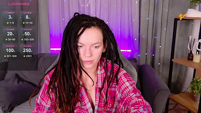 Snapshot of CoreyJane chatting on 12/02/25, 04:40 CoreyJane online show from 12/02/25, 04:40