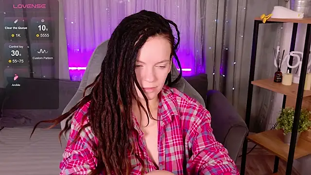 Snapshot of CoreyJane chatting on 12/03/25, 05:48 CoreyJane online show from 12/03/25, 05:48