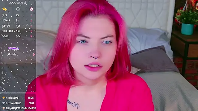 Snapshot of Lisa_Adam chatting on 12/28/24, 10:25 Lisa Adam online show from 12/28/24, 10:25