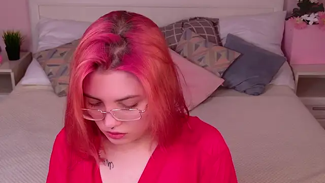 Snapshot of Lisa_Adam chatting on 01/14/25, 04:04 Lisa Adam online show from 01/14/25, 04:04