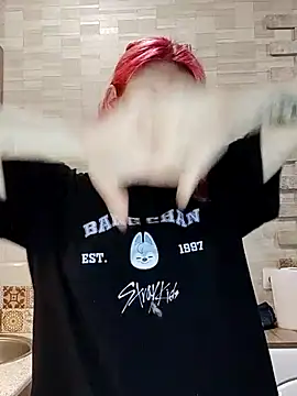 Snapshot of Lisa_Adam chatting on 02/15/25, 09:05 Lisa Adam online show from 02/15/25, 09:05