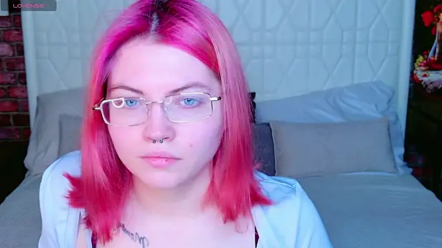 Snapshot of Lisa_Adam chatting on 02/25/25, 04:03 Lisa Adam online show from 02/25/25, 04:03