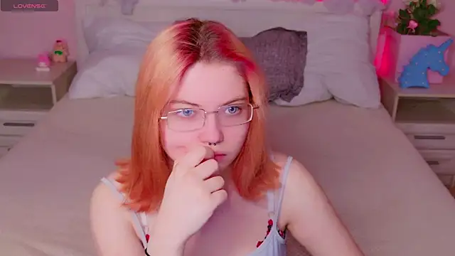 Snapshot of Lisa_Adam chatting on 03/22/25, 04:03 Lisa Adam online show from 03/22/25, 04:03