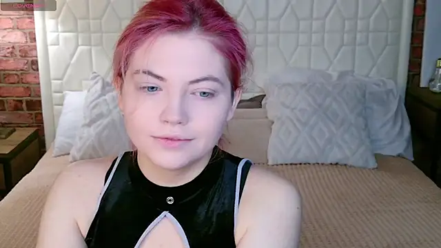 Snapshot of Lisa_Adam chatting on 10/11/25, 06:06 Lisa Adam online show from 10/11/25, 06:06