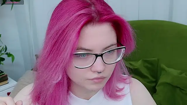 Snapshot of Lisa_Adam chatting on 12/05/25, 04:14 Lisa Adam online show from 12/05/25, 04:14