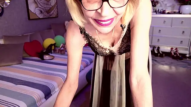 HornyMilf 555 online show from 04/23/26, 10:14