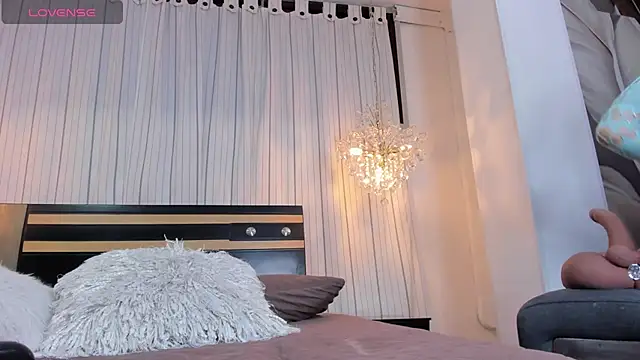 Snapshot of DahianaLincoln chatting on 01/23/25, 07:40 DahianaLincoln online show from 01/23/25, 07:40