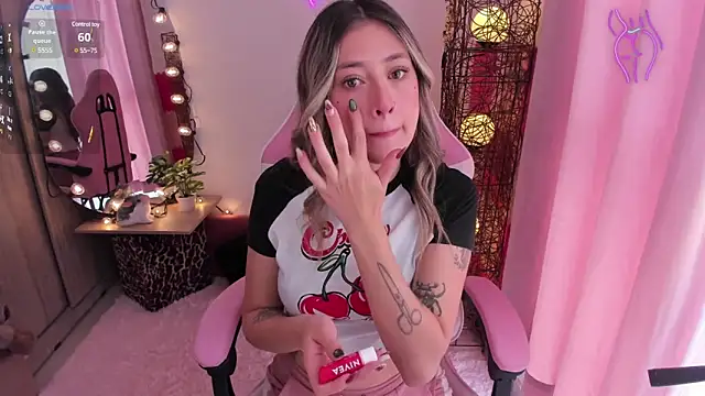 Snapshot of violet_ch chatting on 01/30/25, 05:17 violet ch online show from 01/30/25, 05:17