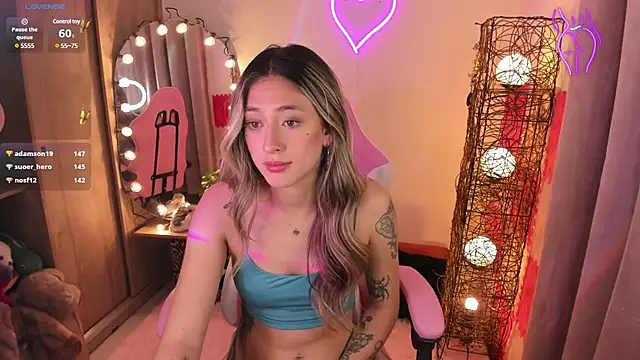 Snapshot of violet_ch chatting on 01/31/25, 11:24 violet ch online show from 01/31/25, 11:24