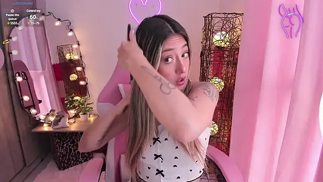 Snapshot of violet_ch chatting on 02/05/25, 05:09 violet ch online show from 02/05/25, 05:09