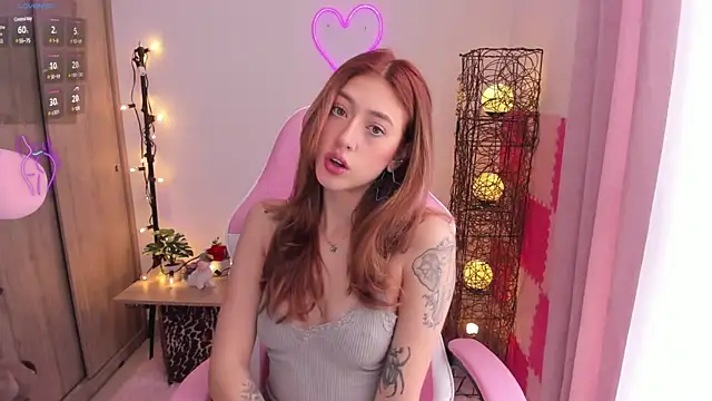 Snapshot of violet_ch chatting on 02/18/25, 04:37 violet ch online show from 02/18/25, 04:37