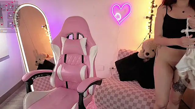 Snapshot of violet_ch chatting on 02/13/26, 06:26 violet ch online show from 02/13/26, 06:26