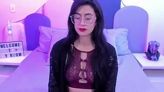 SophieGomez22 online show from 02/09/25, 05:33