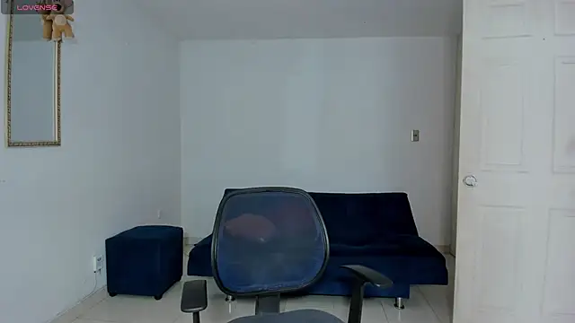 Snapshot of Ares_Johnson chatting on 11/05/25, 01:33 Ares Johnson online show from 11/05/25, 01:33