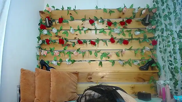 daniela casallas  online show from 02/03/25, 11:20