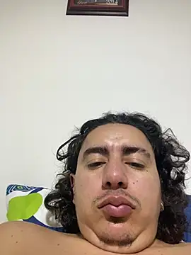 Snapshot of DanielGomez9 chatting on 04/03/26, 05:49 DanielGomez9 online show from 04/03/26, 05:49